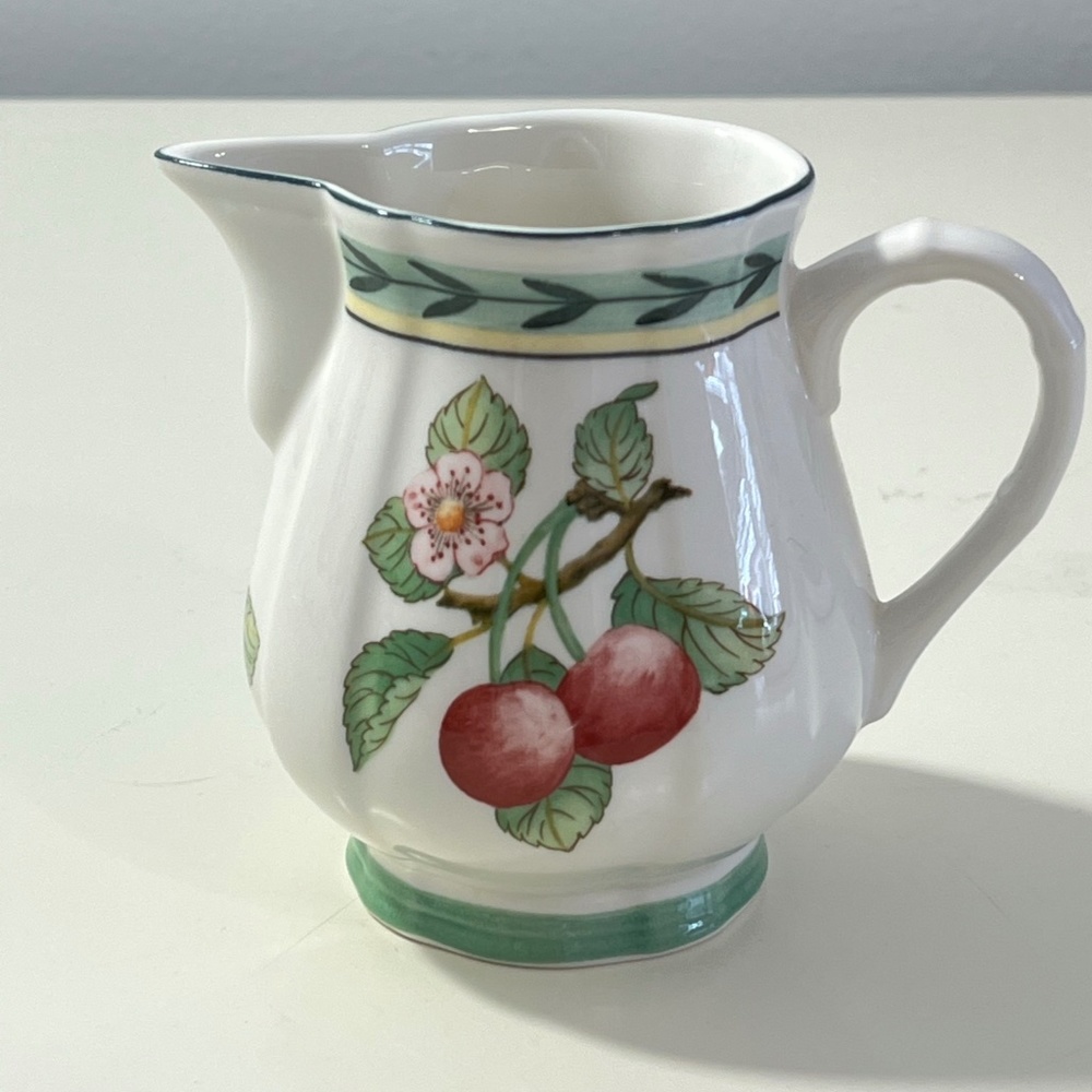 Villeroy & Boch French Garden Fleurence Creamer 3.75”